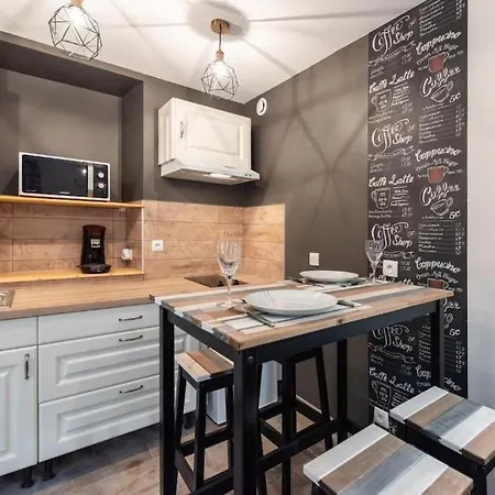 Apartment L'atelier- Cosy Avec Cour - Centre Bourgoin-Jallieu
