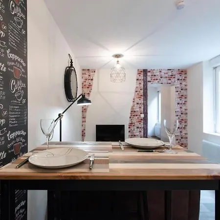 Apartment L'atelier- Cosy Avec Cour - Centre